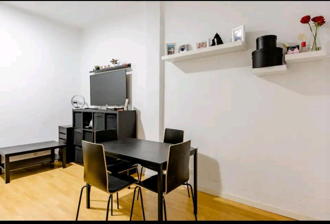 Comoda Habitacion Madri Exterior foto